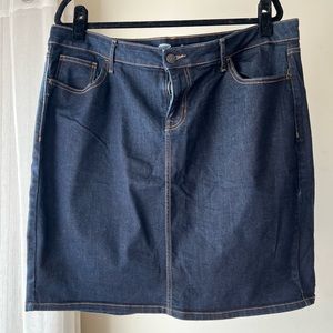Old navy jean skirt with pockets, size 18